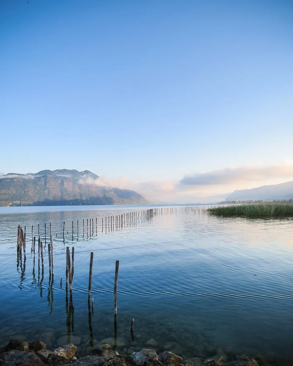 Le lac du Bourget vu depuis Aix-les-Bains